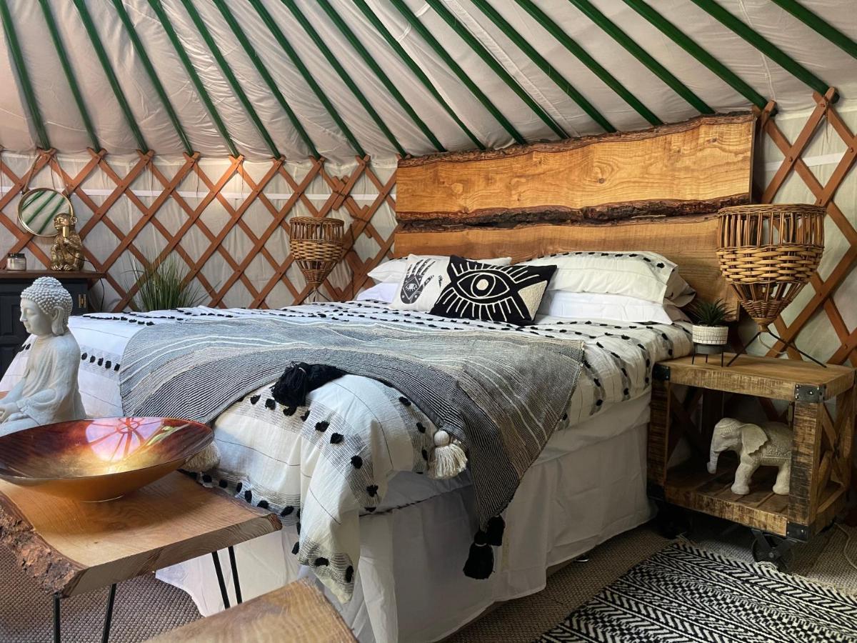 O Dan Y Coed Luxury Yurt With Hot Tub Hotel Chwilog Exterior foto